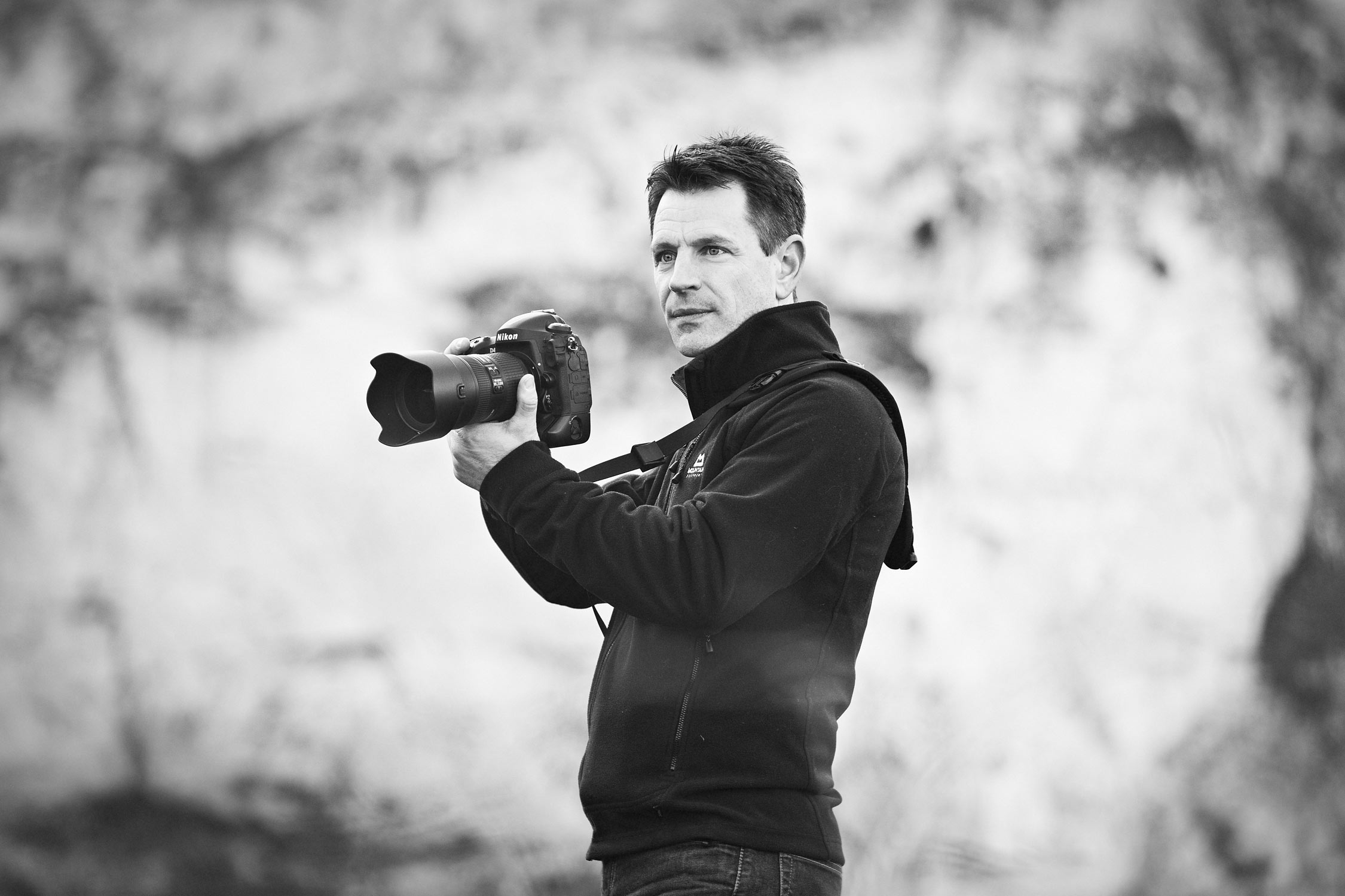 black-and-white-location-lifestyle-wilderness-photographer